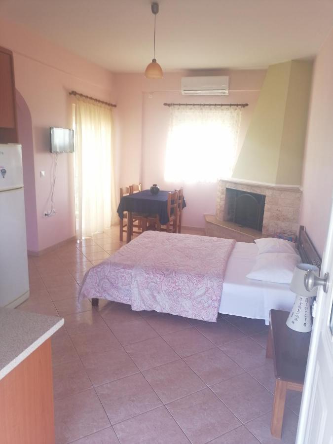 Mina Apartments Zacharo Exterior foto